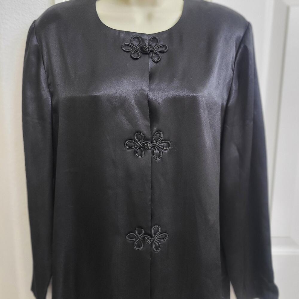 Vintage Black Leslie Fay Blouse Sz 12 Silky Asian Inspired Buttons - Picture 5 of 9